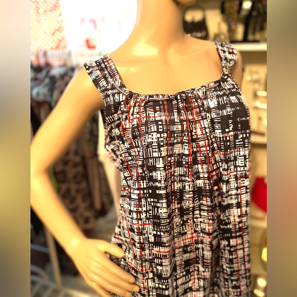 Lady’s polyester top size 12